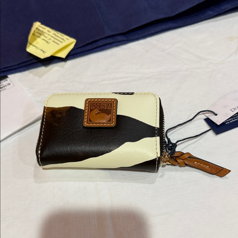 Dooney & Bourke Black and Cream Zip Around Card Case